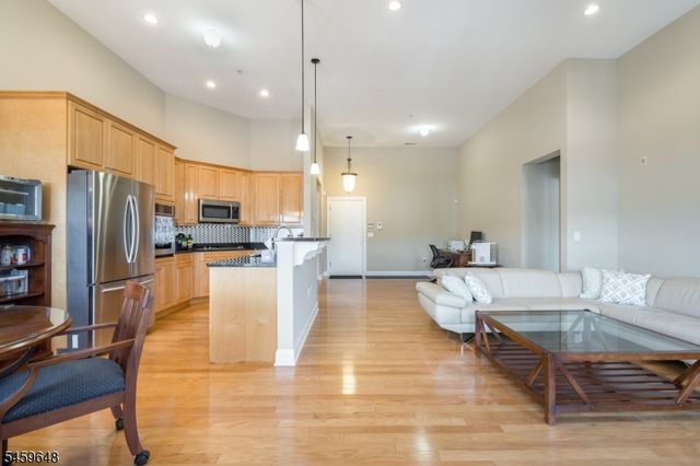 1403 Town Center Way, Livingston Twp., NJ 07039