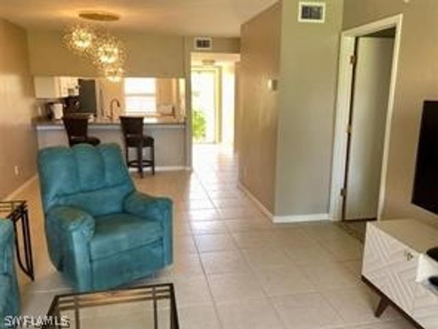 2644 Kings Lake BLVD 6-103, Naples, FL 34112