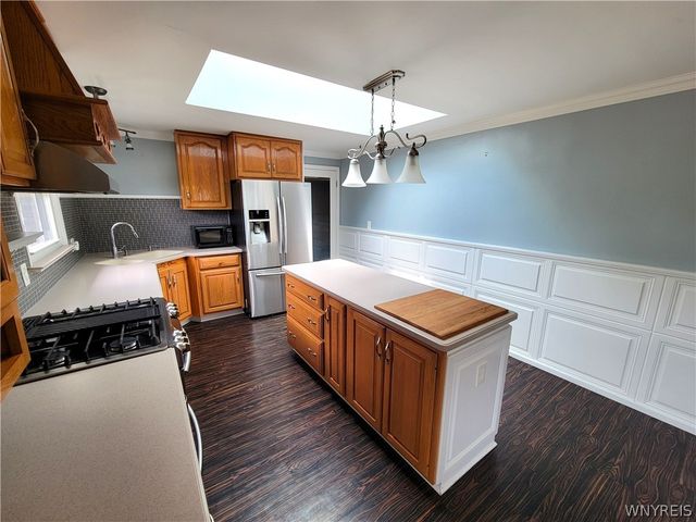 2 Yale Place, Buffalo, NY 14210
