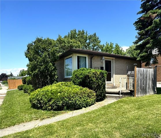 2 Yale Place, Buffalo, NY 14210