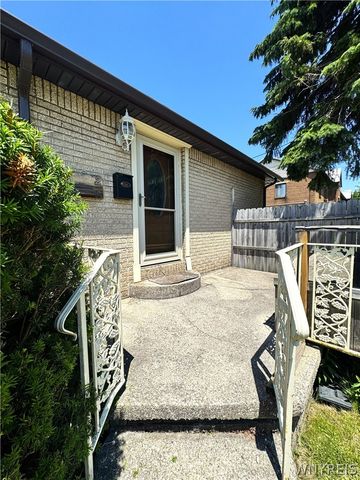 2 Yale Place, Buffalo, NY 14210