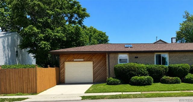 2 Yale Place, Buffalo, NY 14210