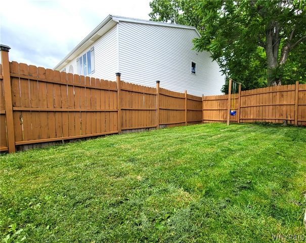 2 Yale Place, Buffalo, NY 14210