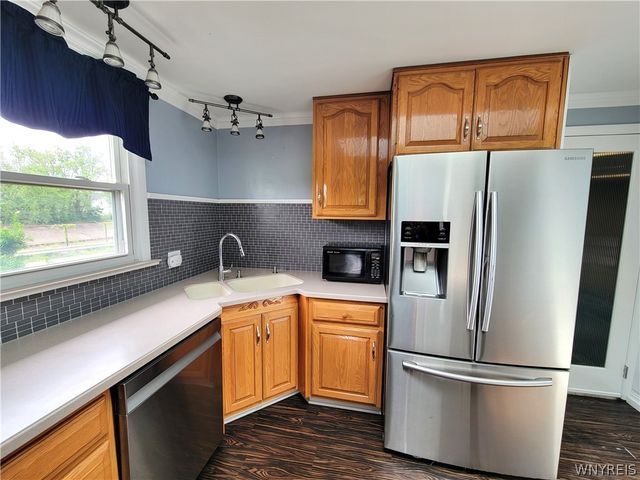2 Yale Place, Buffalo, NY 14210