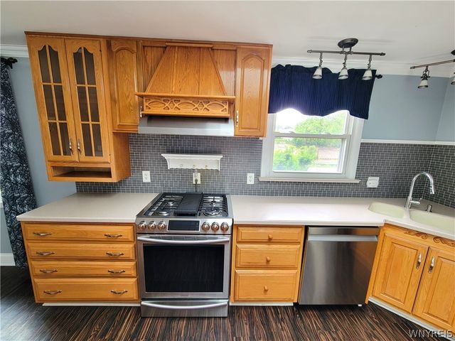 2 Yale Place, Buffalo, NY 14210