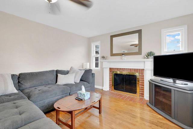 38 Northway Dr, Springfield, MA 01119