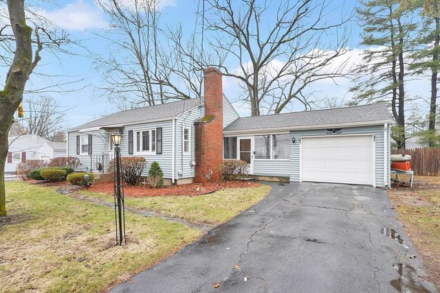 38 Northway Dr, Springfield, MA 01119