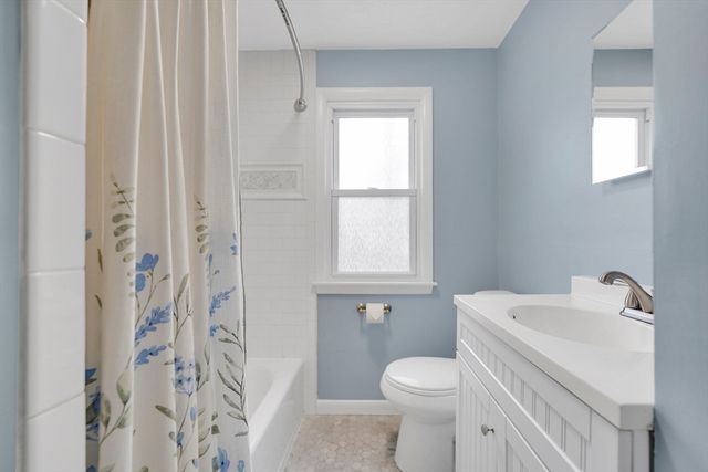 38 Northway Dr, Springfield, MA 01119