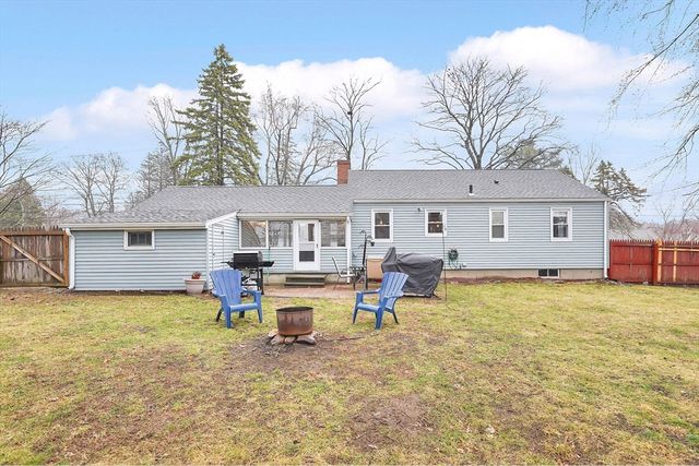 38 Northway Dr, Springfield, MA 01119