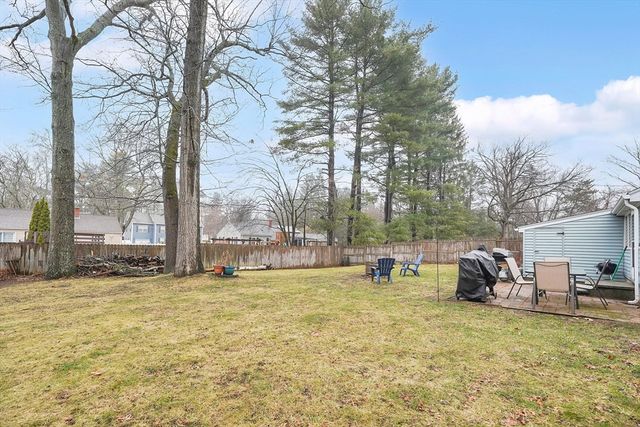 38 Northway Dr, Springfield, MA 01119