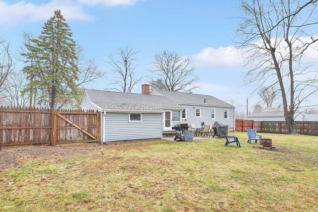 38 Northway Dr, Springfield, MA 01119