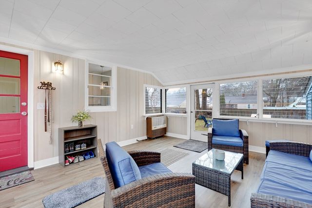 38 Northway Dr, Springfield, MA 01119