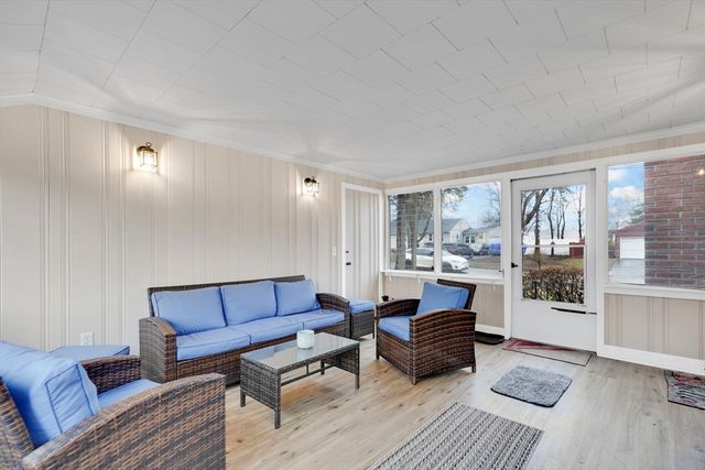 38 Northway Dr, Springfield, MA 01119