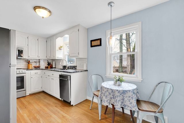 38 Northway Dr, Springfield, MA 01119