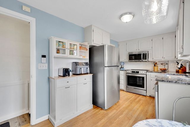 38 Northway Dr, Springfield, MA 01119