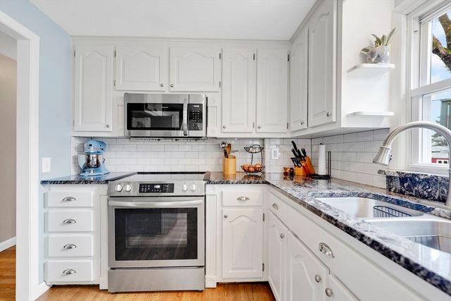 38 Northway Dr, Springfield, MA 01119