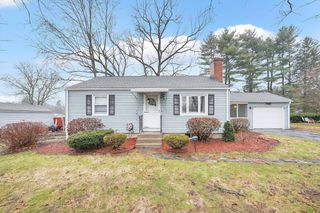 38 Northway Dr, Springfield, MA 01119