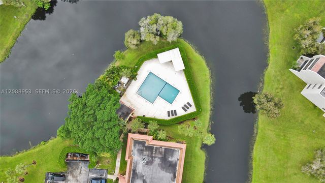 150 Lakeview Dr 203, Weston, FL 33326