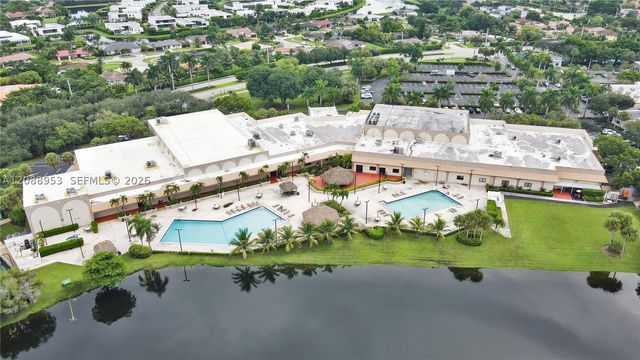 150 Lakeview Dr 203, Weston, FL 33326
