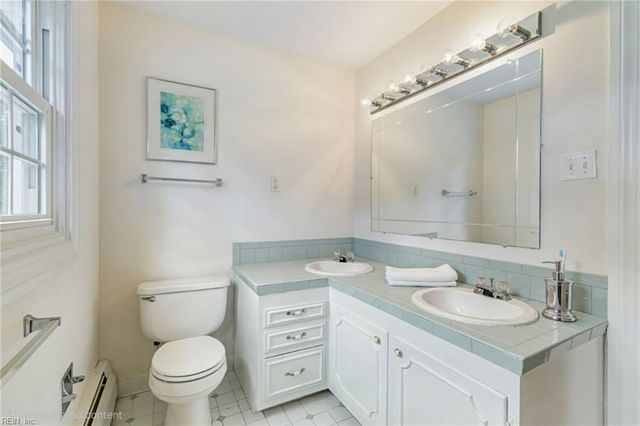 116 Stonewall PL, Newport News, VA 23606