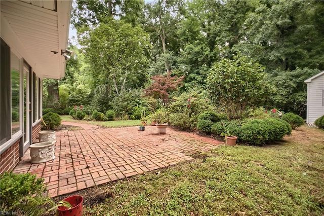 116 Stonewall PL, Newport News, VA 23606