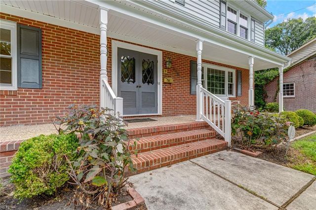 116 Stonewall PL, Newport News, VA 23606