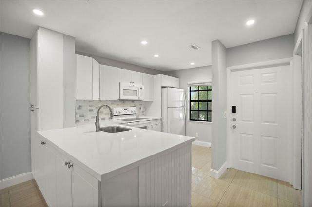 510 NW 103rd Ter 510, Pembroke Pines, FL 33026