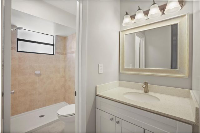 510 NW 103rd Ter 510, Pembroke Pines, FL 33026