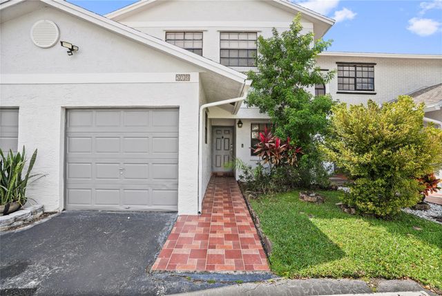 510 NW 103rd Ter 510, Pembroke Pines, FL 33026