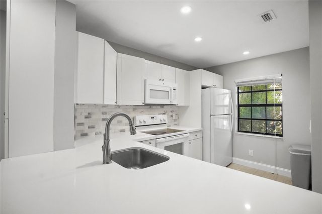 510 NW 103rd Ter 510, Pembroke Pines, FL 33026