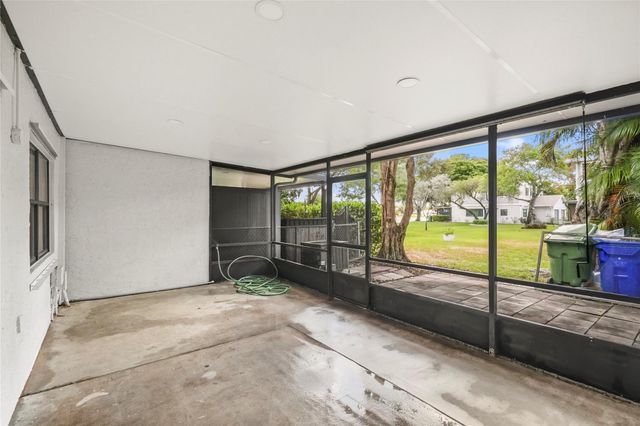 510 NW 103rd Ter 510, Pembroke Pines, FL 33026