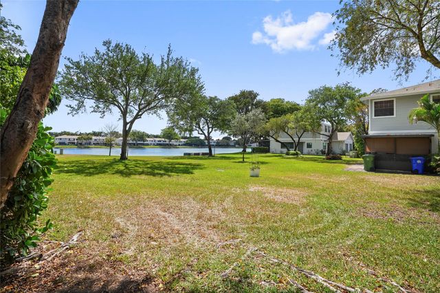 510 NW 103rd Ter 510, Pembroke Pines, FL 33026