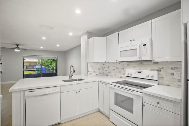 510 NW 103rd Ter 510, Pembroke Pines, FL 33026