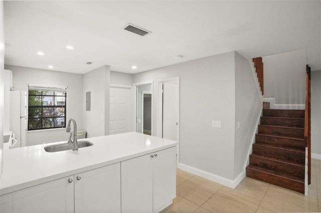 510 NW 103rd Ter 510, Pembroke Pines, FL 33026