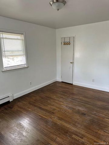 41 Clement Street, Glen Cove, NY 11542