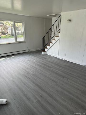 41 Clement Street, Glen Cove, NY 11542