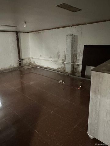 41 Clement Street, Glen Cove, NY 11542