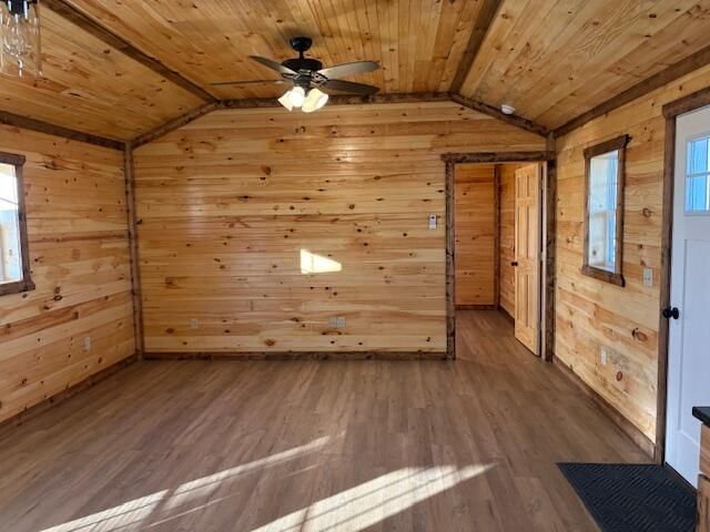 1967 Cattle Drive, Aurora, MO 65605