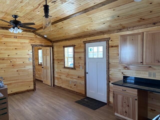 1967 Cattle Drive, Aurora, MO 65605