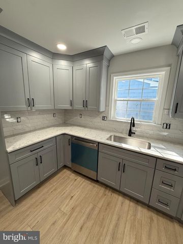 7017 COLLINS AVE, Pennsauken, NJ 08109