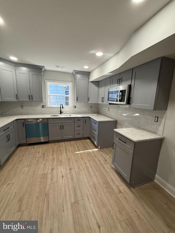 7017 COLLINS AVE, PENNSAUKEN, NJ 08109 — exterior