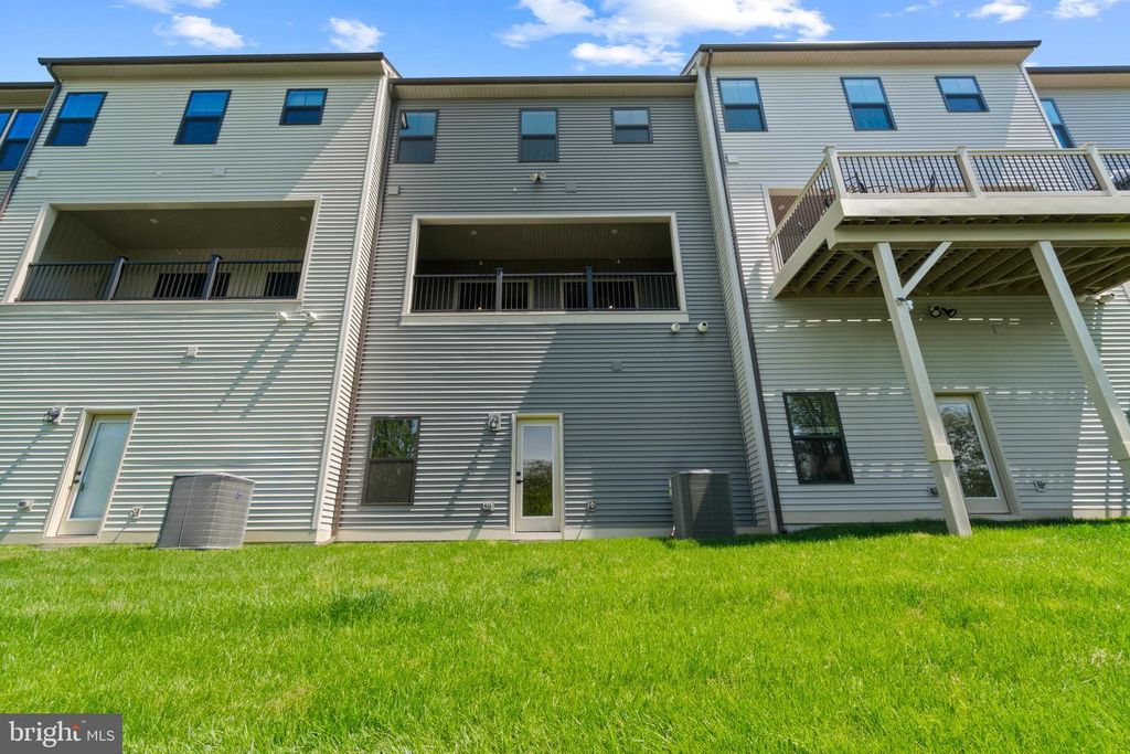 Image 43 of property listing at 13826 RIDGEVIEW CT, Cockeysville, MD 21030