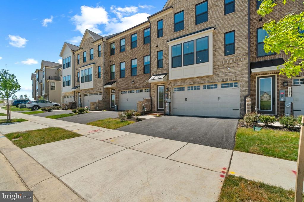 Image 46 of property listing at 13826 RIDGEVIEW CT, Cockeysville, MD 21030