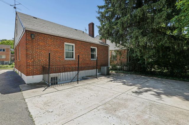 2652 Cedarbrook Drive, Golf Manor, OH 45237