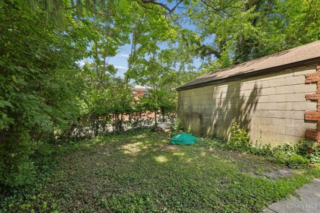 2652 Cedarbrook Drive, Golf Manor, OH 45237