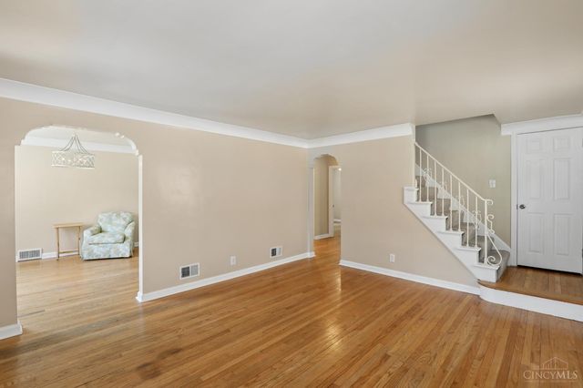 2652 Cedarbrook Drive, Golf Manor, OH 45237