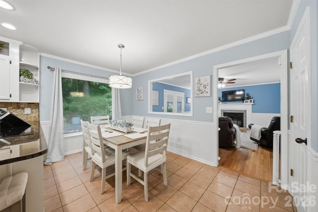 6089 Northlake Drive, Hickory, NC 28601