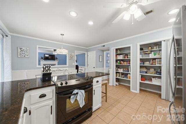6089 Northlake Drive, Hickory, NC 28601
