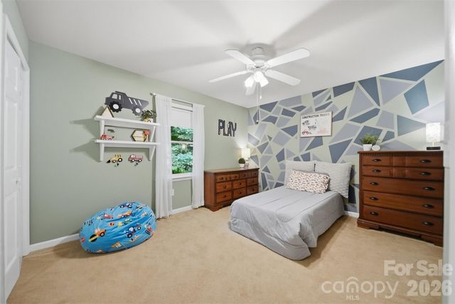 6089 Northlake Drive, Hickory, NC 28601