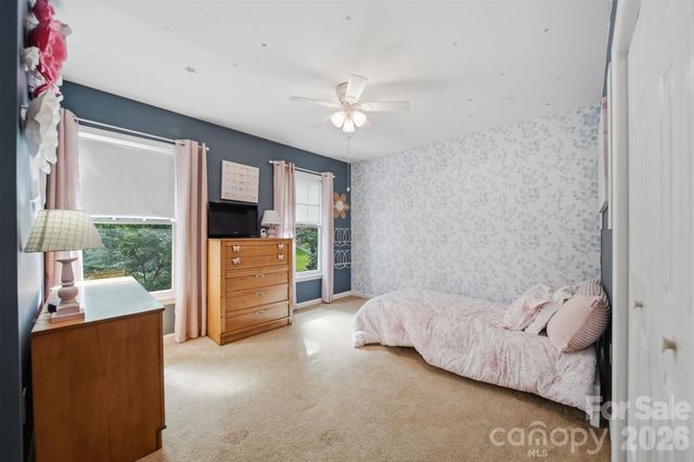 6089 Northlake Drive, Hickory, NC 28601